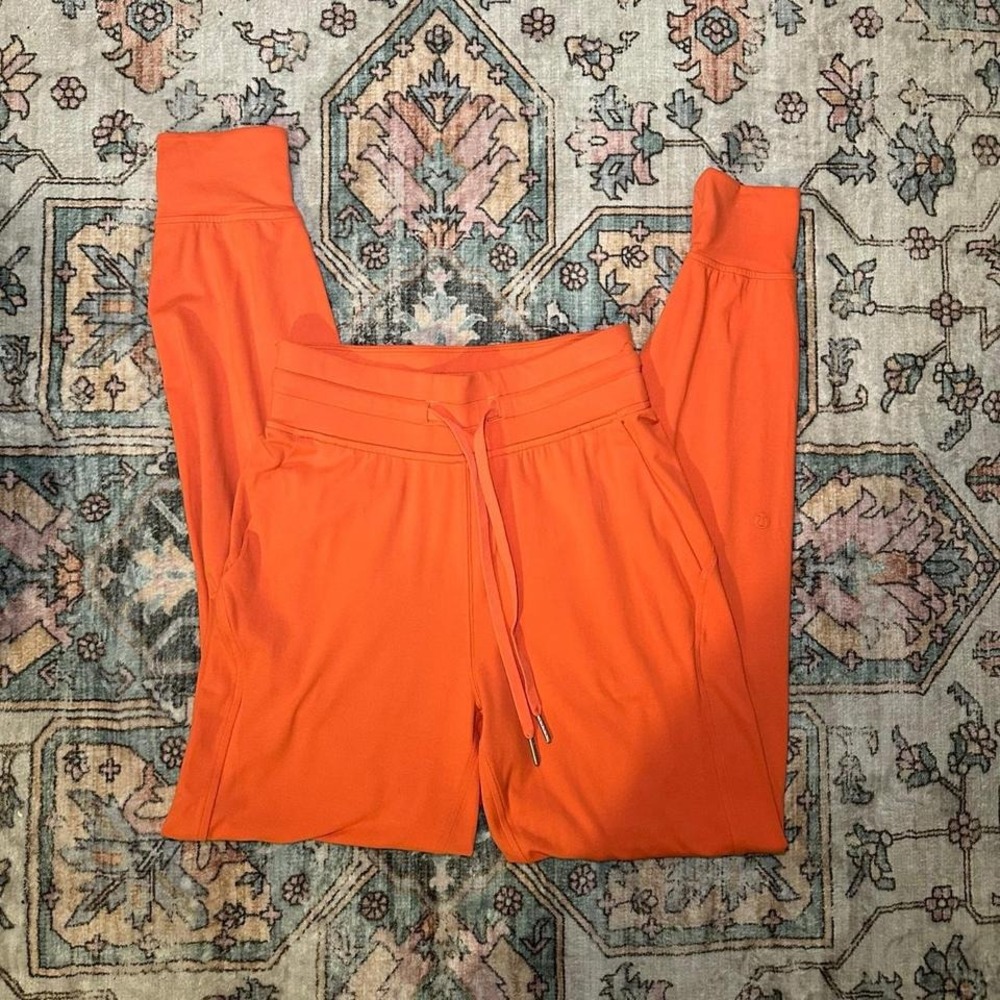 Lululemon Size 2 – vibrant orange‎ joggers - Picture 6 of 7